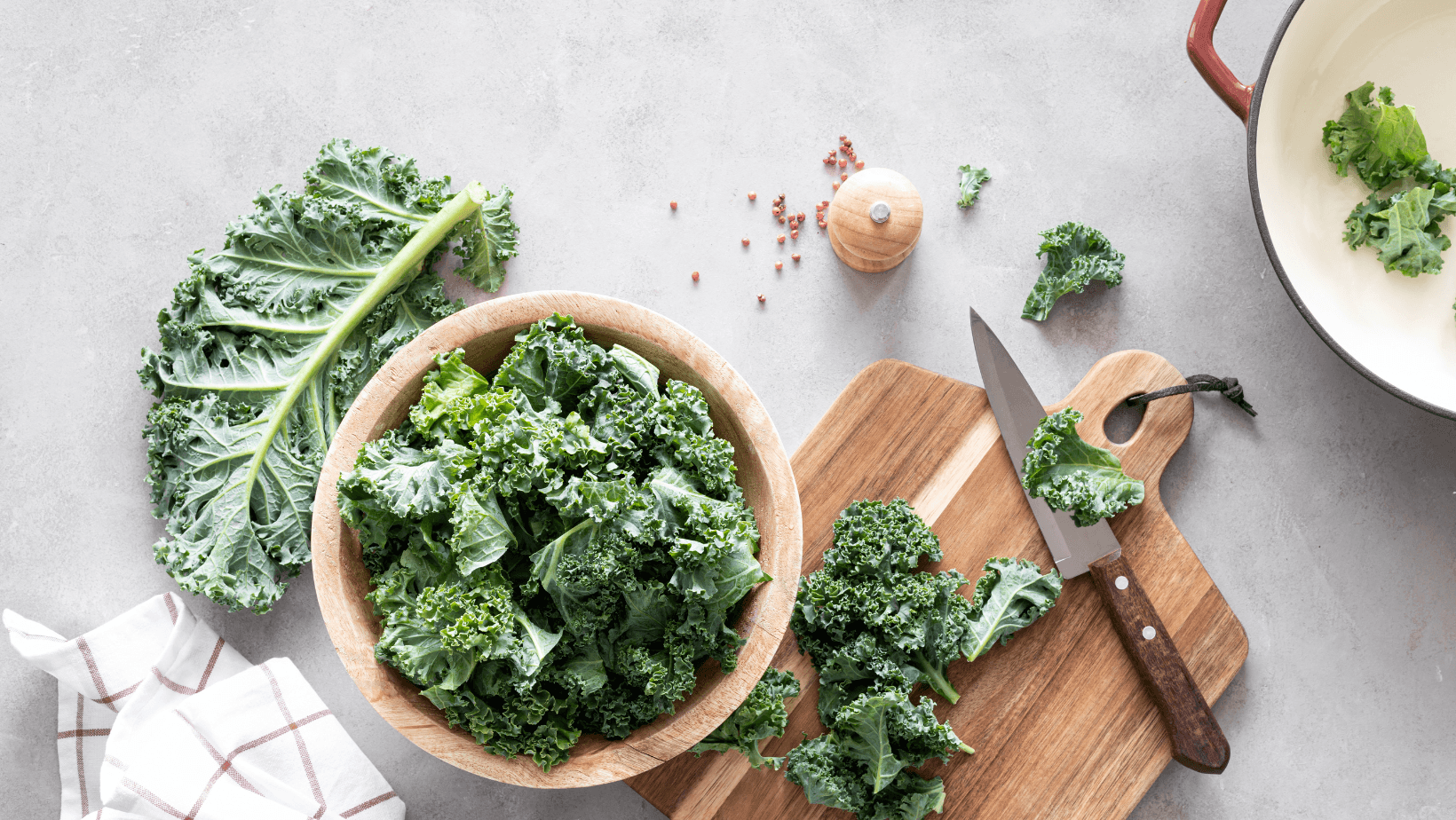 Kale on chopping board to make a kale smoothie for dogs